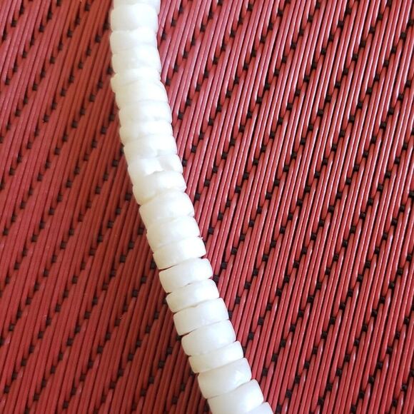 Vintage Puka 1970's White Shell 7" Necklace - Good Karma - Picture 3 of 3